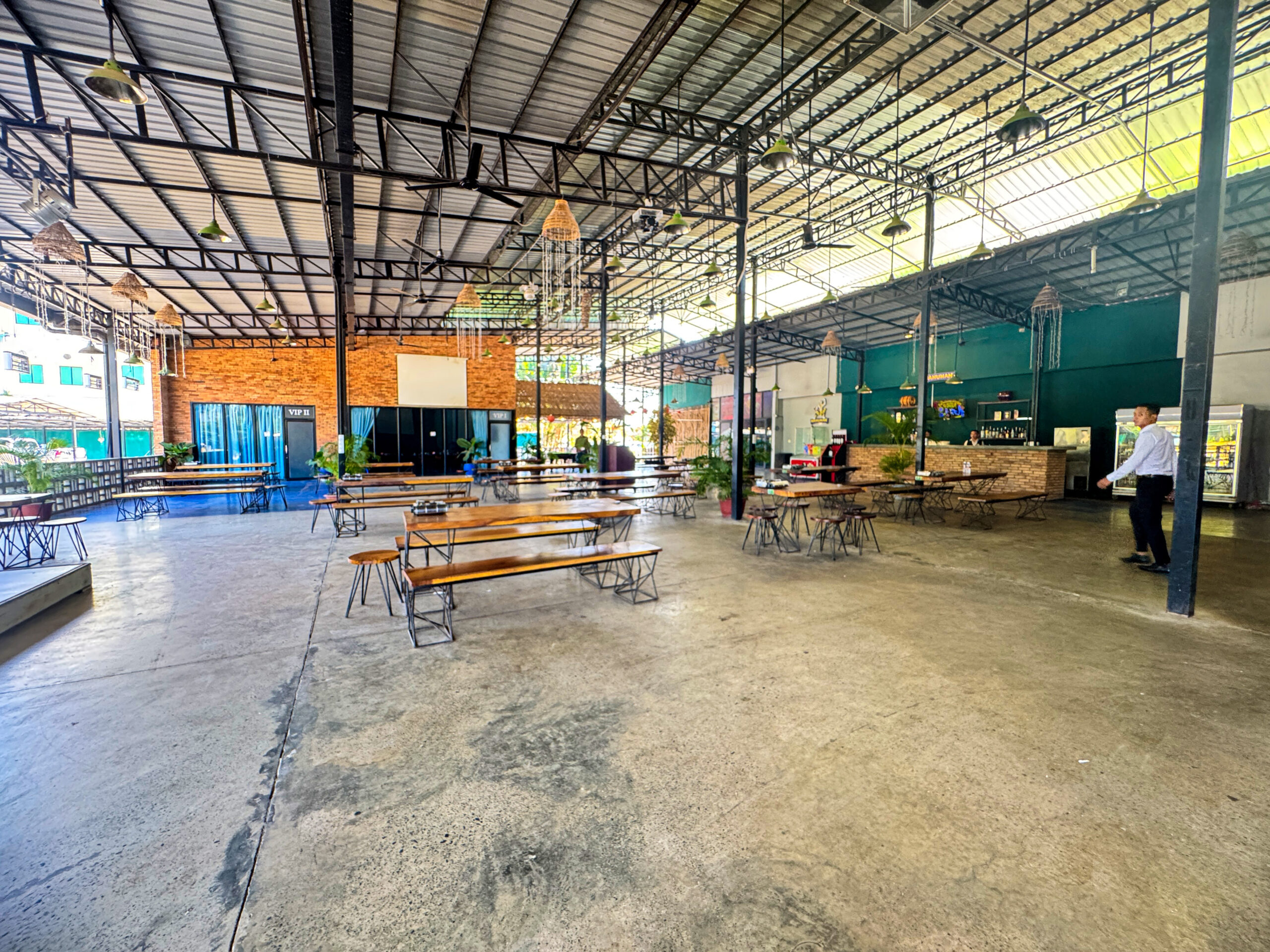 Gold dragon beer garden Ha tien vegas 1