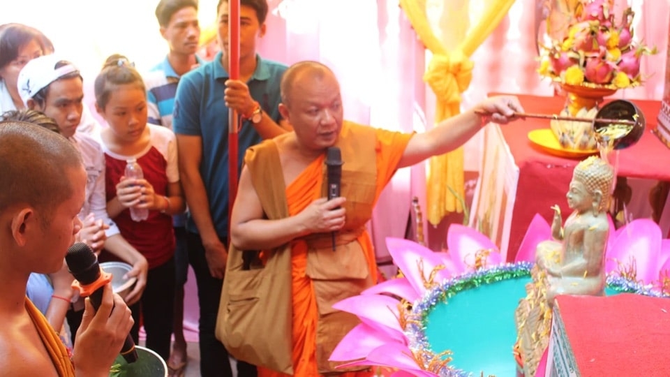 Ngay-thu-ba-co-ten-Tngai-Laeung-Saka-Du-lich-Campuchia-Hatienvegasanh-suu-tam.jpg
