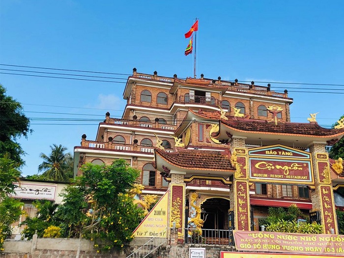 Lich-su-bi-an-va-kien-truc-doc-dao-cua-Bao-tang-Coi-Nguon-Phu-Quoc-Du-lich-Phu-Quoc-Hatienvegasanh-suu-tam.jpg
