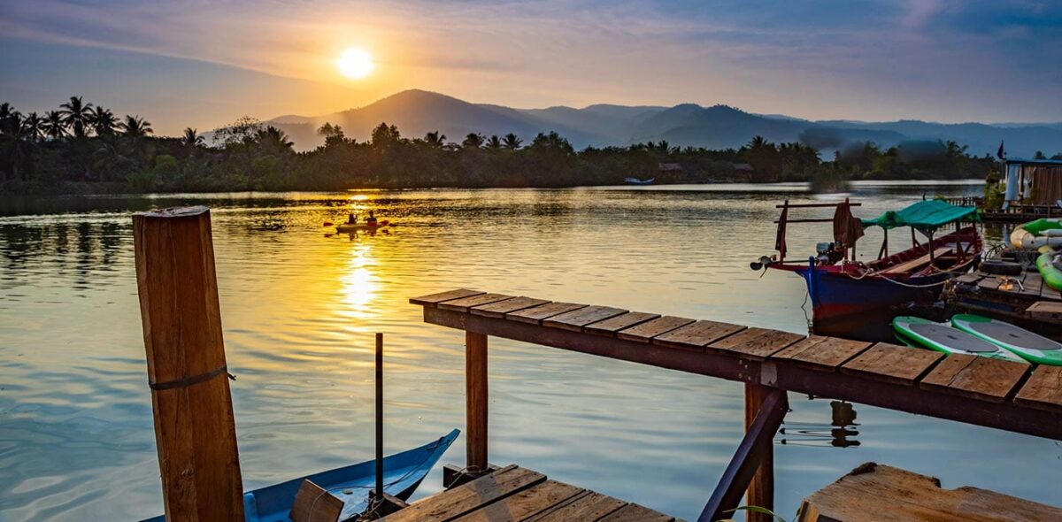 Ngam-Hoang-Hon-Tren-Dong-Song-Kampot-Du-lich-Kampot-Hatienvegasanh-suu-tam.jpg
