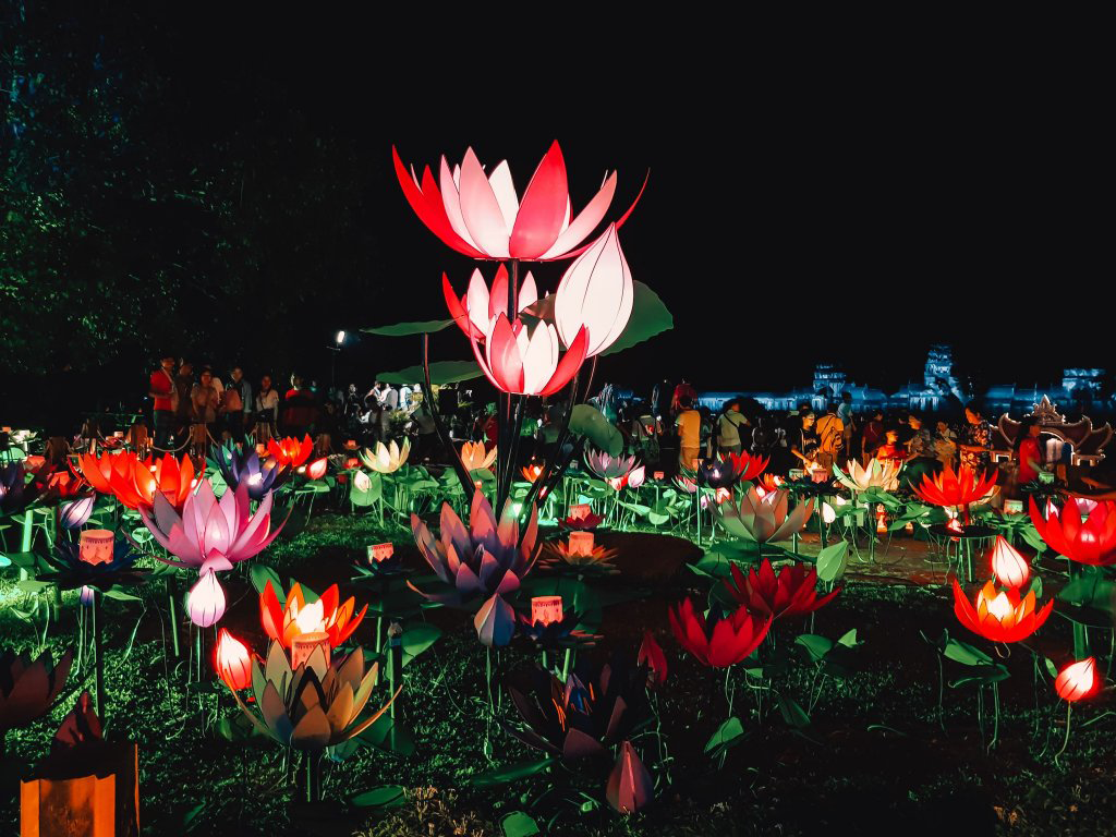 Le-hoi-Pchum-Ben-–-Le-hoi-tuong-niem-to-tien-Du-lich-Campuchia-Hatienvegasanh-suu-tam.png
