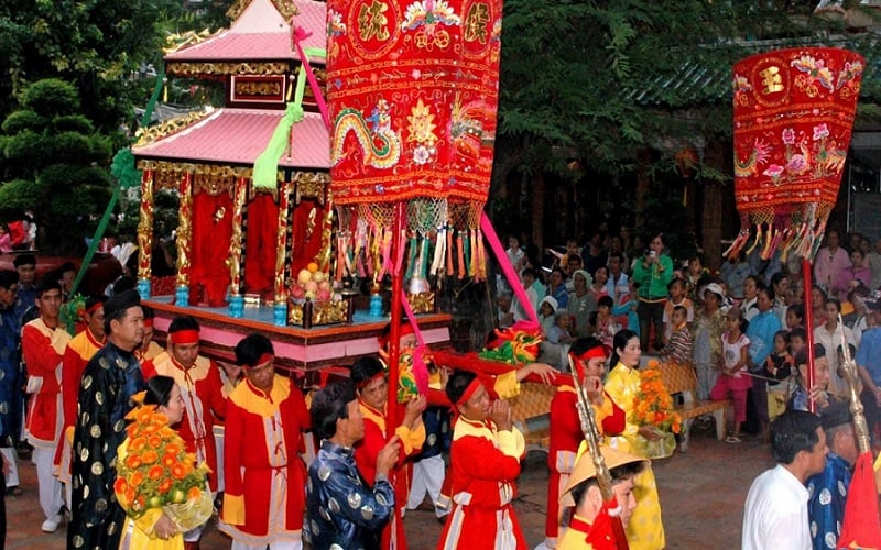 Kham-pha-le-hoi-Dinh-Ba-Ong-Lang-Phu-Quoc-co-gi-dac-sac-Du-lich-Phu-Quoc-Hatienvegasanh-suu-tam.jpg